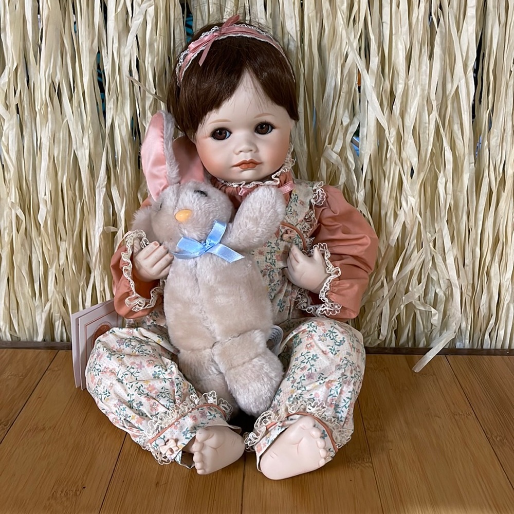 Beautiful Hamilton Collection Porcelain Sara Doll